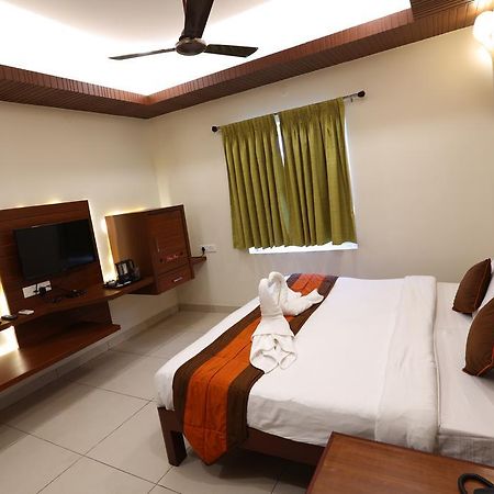 Hotel Raj Residency à Pondichéry Extérieur photo