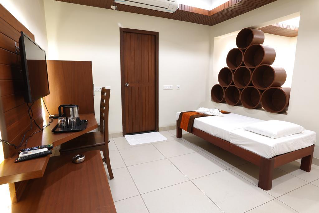 Hotel Raj Residency à Pondichéry Extérieur photo
